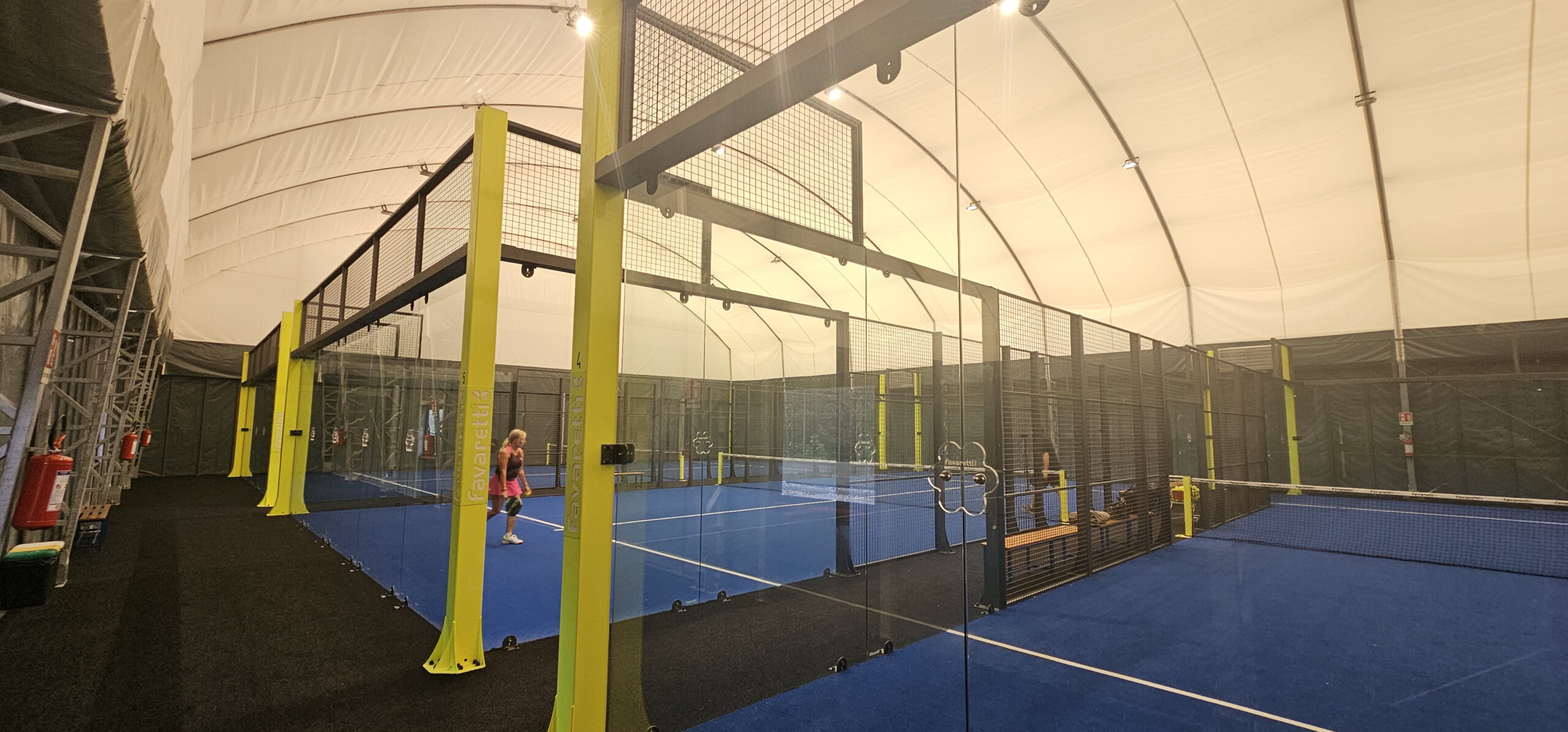 Standard- oder Premium-Padel-Courts: Welche Investition ist die richtige?